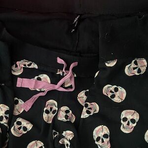 Women’s Skull Print Drawstring sleep pants Torrid size 4 (24)